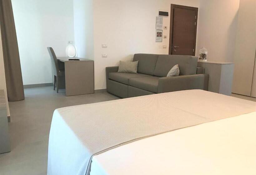 Полулюкс, Paris Resort