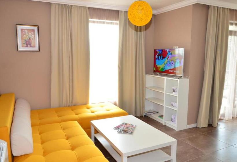 Семейный Номер, Guesthouse Green Fields