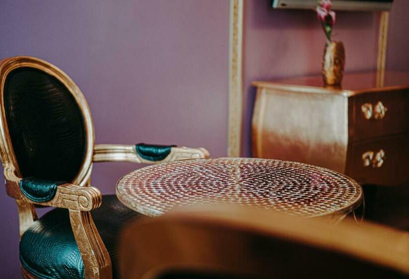 Люкс, Soho Boutique