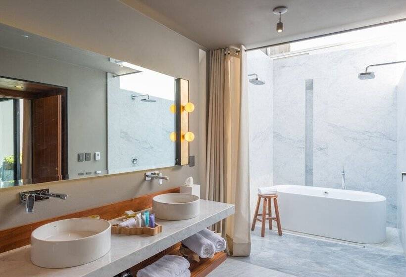 سوییت با چشم‌انداز کوه, Dos Casas Hotel & Spa