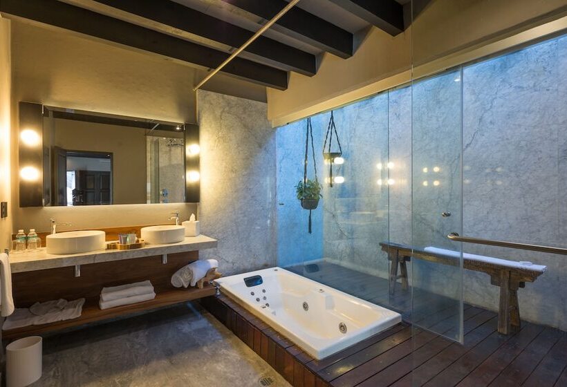 سوییت, Dos Casas Hotel & Spa