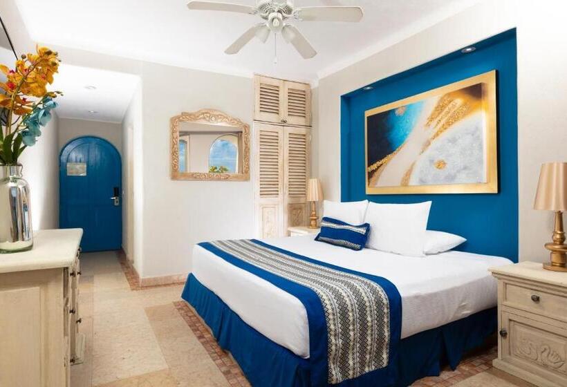 اتاق لوکس با چشم‌انداز دریا, Blue Chairs Resort by The Sea - Adults Only