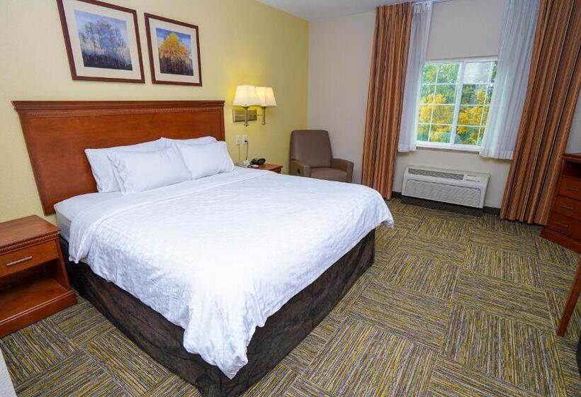 Люкс Кровать Кинг, Candlewood Suites Boise   Towne Square, An Ihg