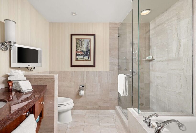 Quarto Superior, Conrad Indianapolis