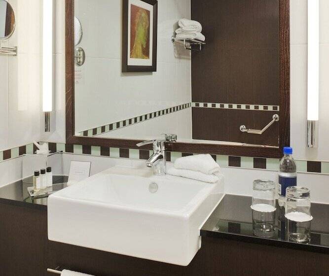 اتاق پرمیوم, Crowne Plaza London   Gatwick Airport, An Ihg