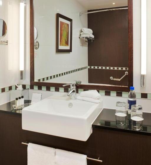 اتاق استاندارد, Crowne Plaza London   Gatwick Airport, An Ihg