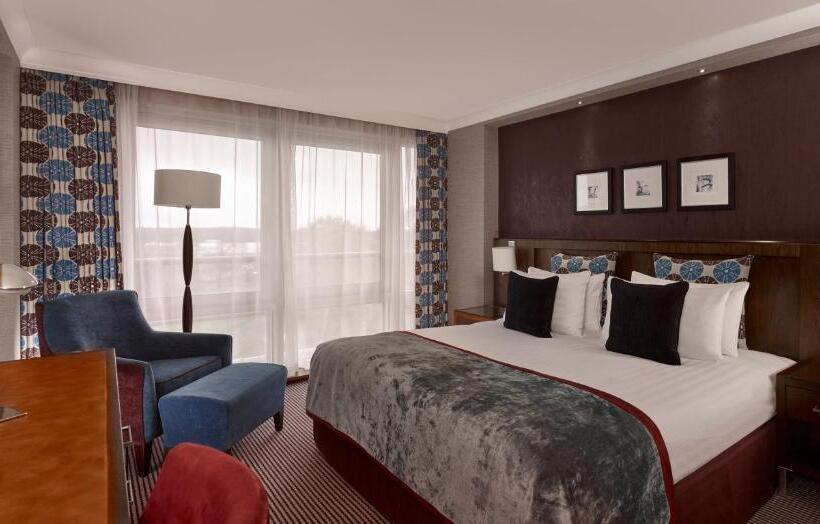 اتاق کلاب, Crowne Plaza London   Gatwick Airport, An Ihg