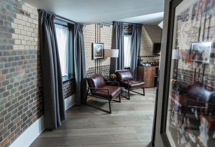 Полулюкс, Malmaison Oxford