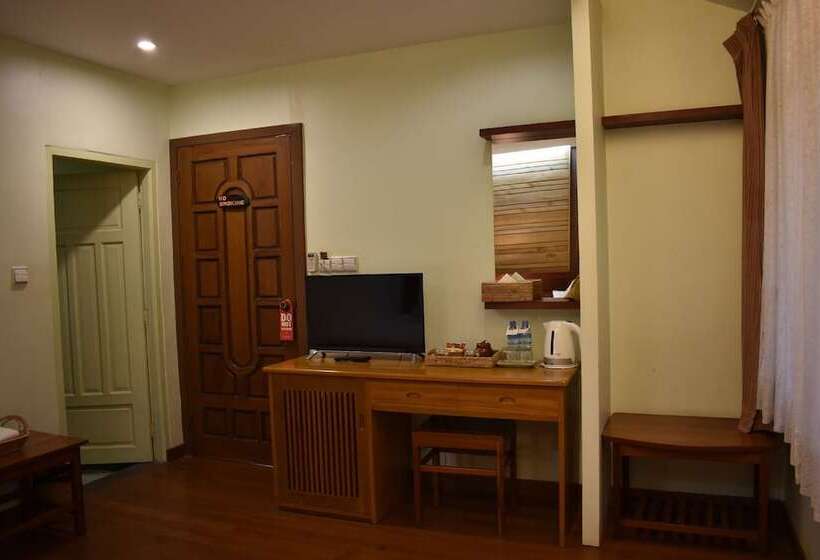 اتاق لوکس سه تخته, Paradise Hotel Nyaung Shwe