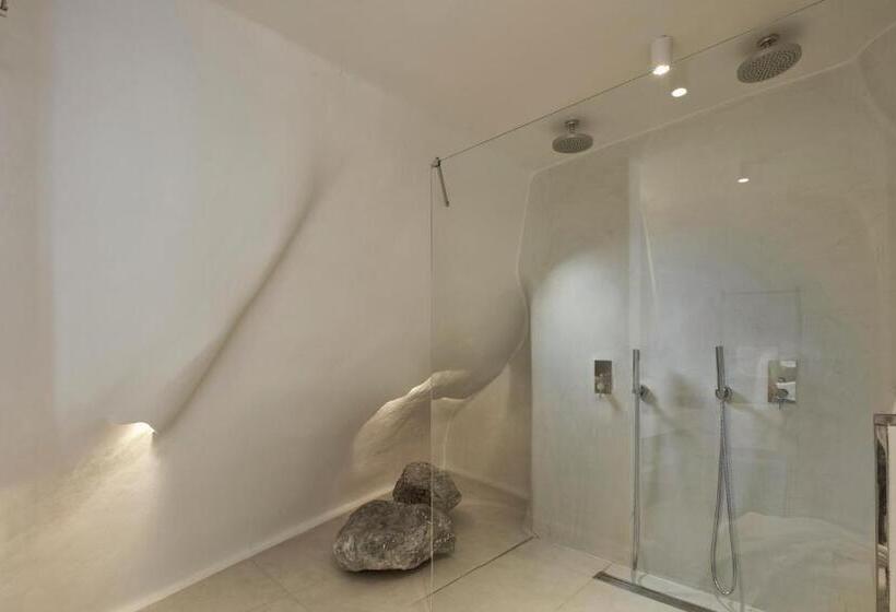 اتاق استاندارد با چشم‌انداز, Cosmopolitan Suites - Small Luxury Hotels Of The World