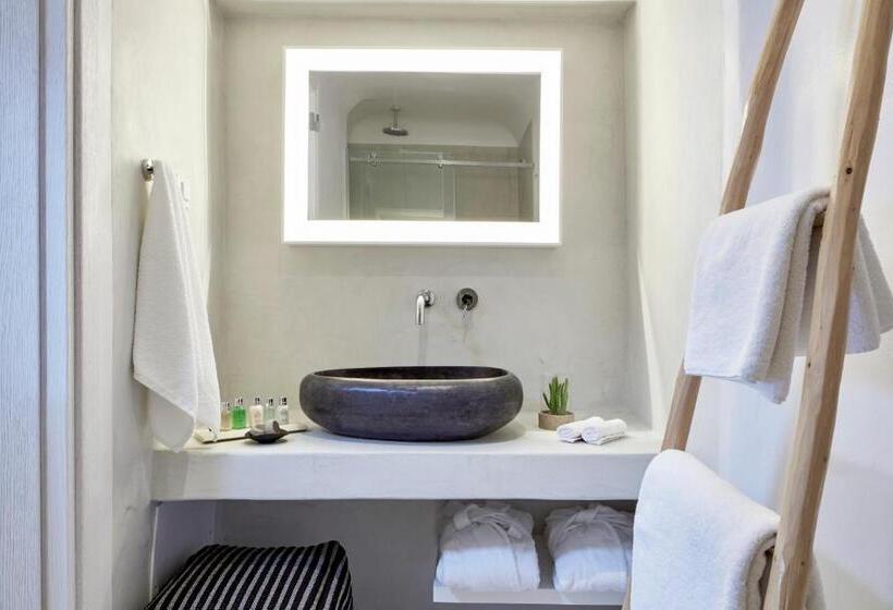 اتاق سوپریور با چشم‌انداز, Cosmopolitan Suites - Small Luxury Hotels Of The World