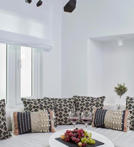 سوئیت با چشم‌انداز, Cosmopolitan Suites - Small Luxury Hotels Of The World