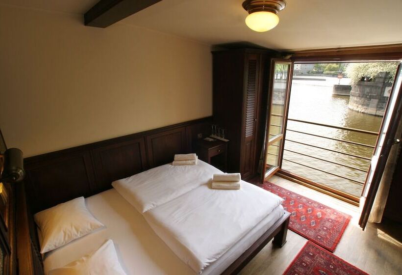 Standard Room, Boat Hotel Matylda