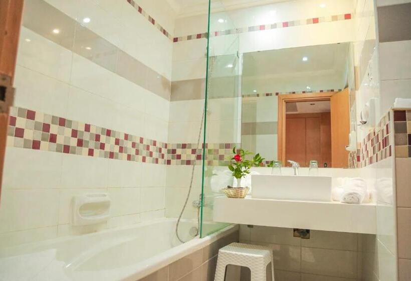 اتاق استاندارد یک نفره, Marabout  Families And Couples Only