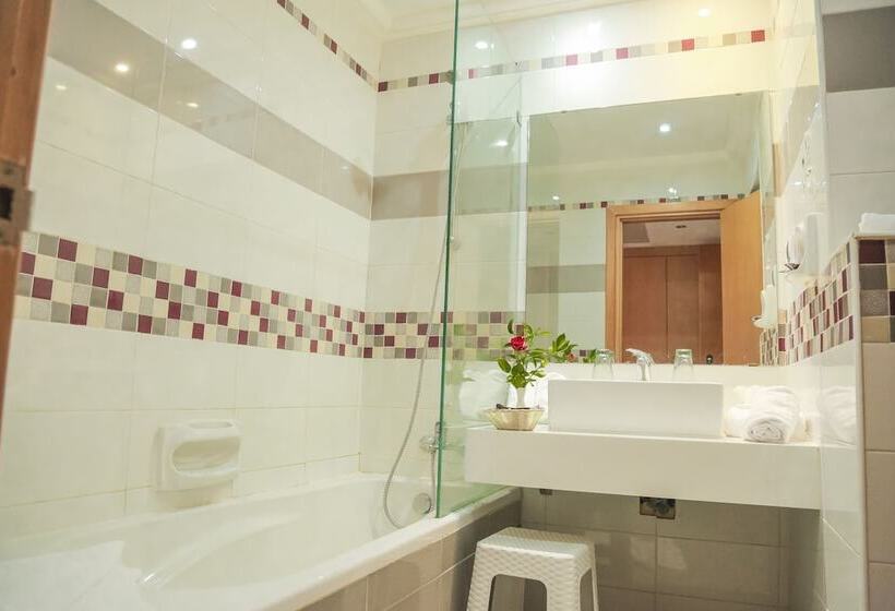 اتاق استاندارد سه نفره, Marabout  Families And Couples Only