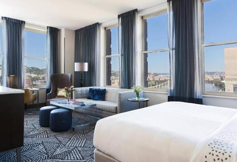 Junior suite with river view, Renaissance Pittsburgh