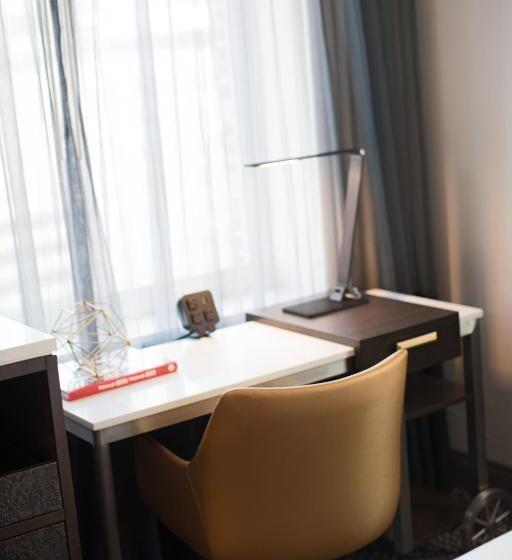 Junior suite with river view, Renaissance Pittsburgh