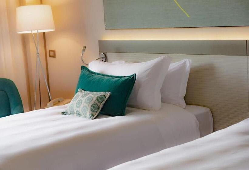 Номер Стандарт Трехместный, Royal Tulip Brasilia Alvorada