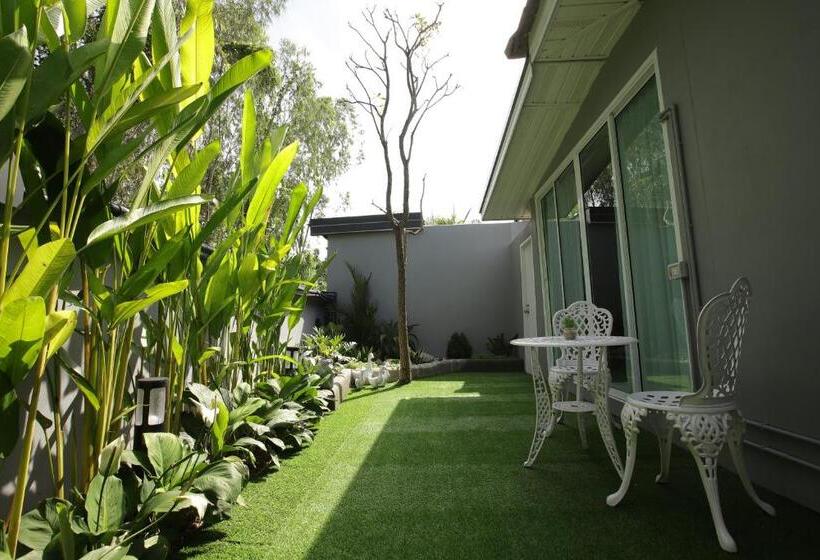 سوییت با چشم‌انداز باغ, Ioon Resort ไออุ่นรีสอร์ท