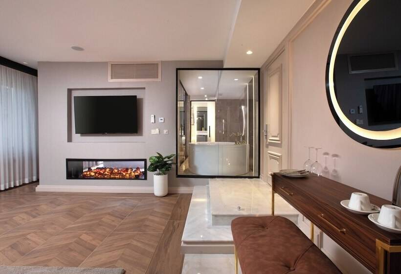 سوییت اجرایی, Walton Gardens Pera