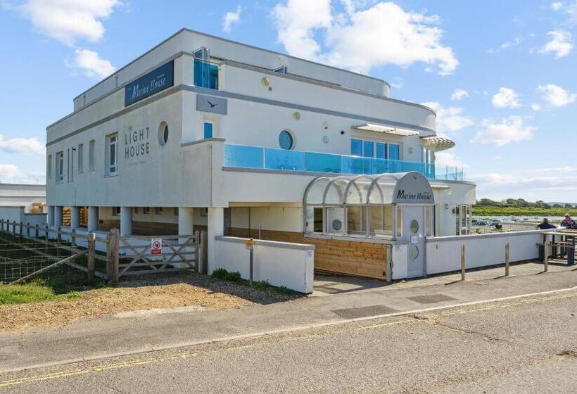 Люкс, Marine House