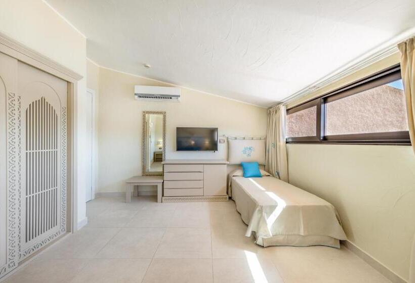 Prestige Triple Room, Cala Lunga
