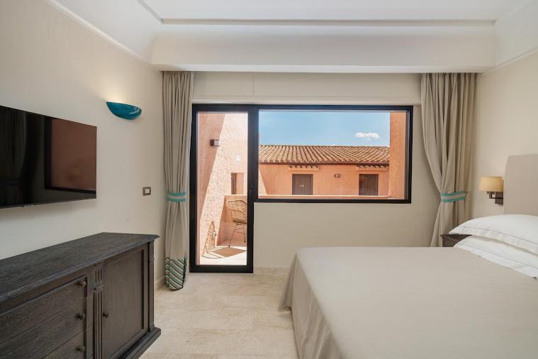 اتاق لوکس, Cala Lunga