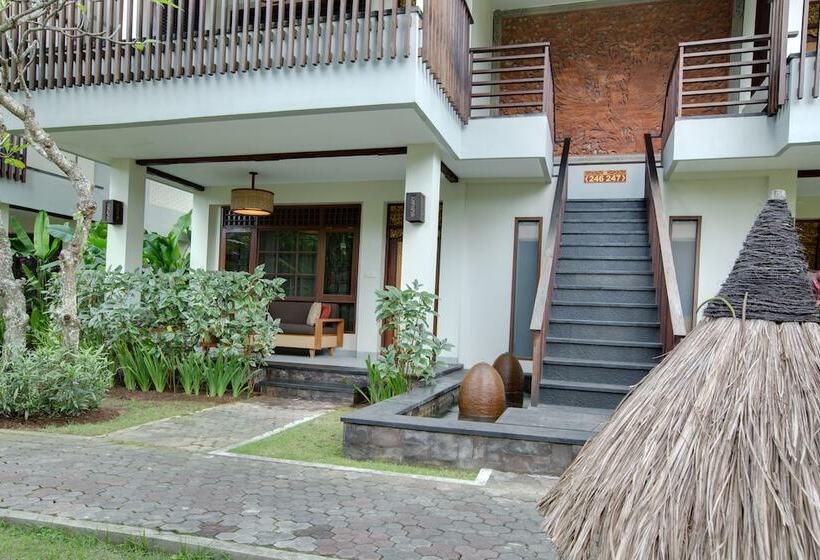 Полулюкс, Ramayana Candidasa Beach Resort