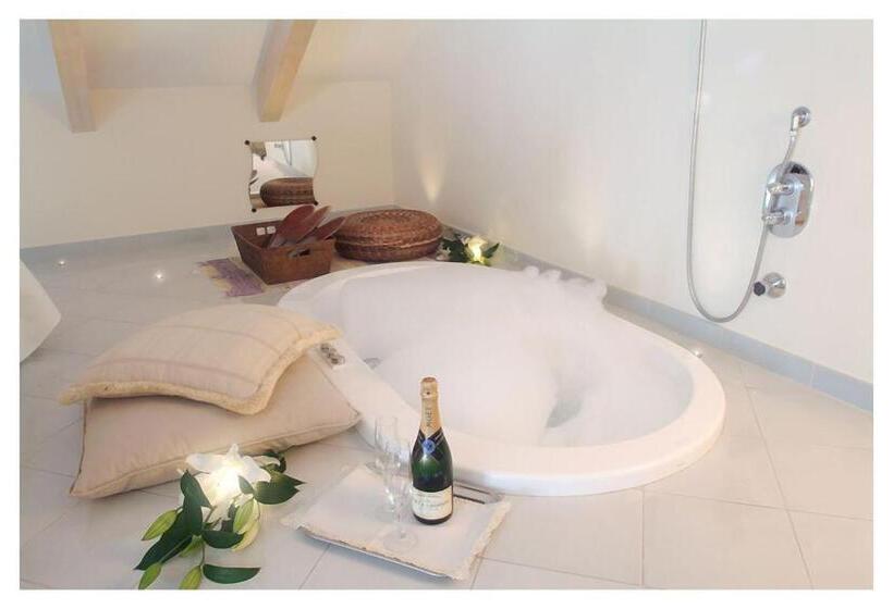 ジュニアスイート, Villa Lara