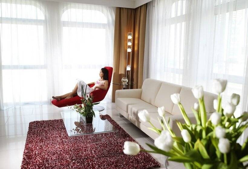带大床的套房, Villa Rotana