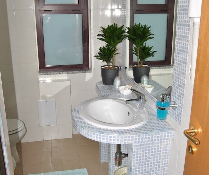 اتاق استاندارد یک نفره, Rodia Inn