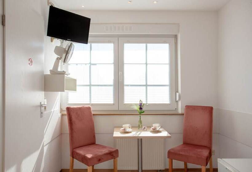 经济房, Relax Hotel & Spa Stuttgart