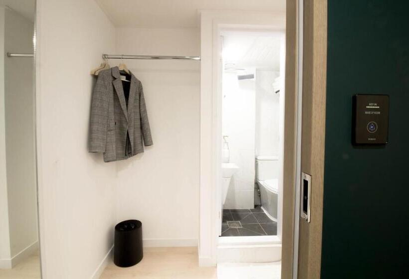 اتاق استاندارد چهار تخته, Artravel Home