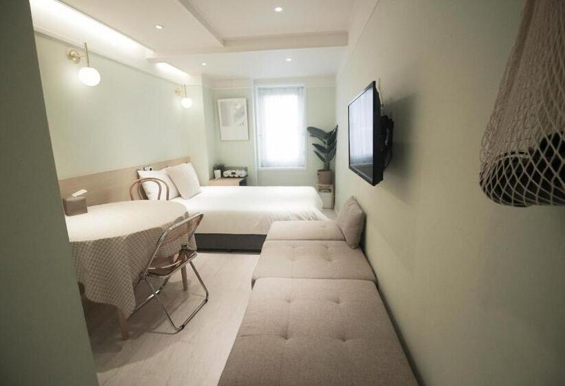 اتاق استاندارد سه نفره, Artravel Home
