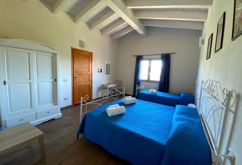 اتاق استاندارد سه نفره, Janas B&b