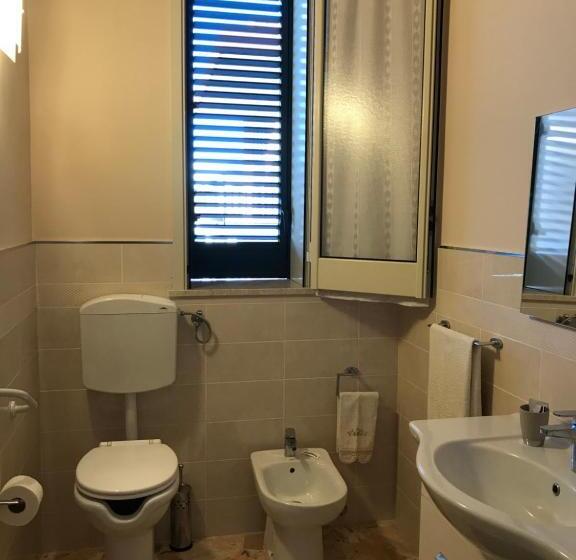 آپارتمان 1 خوابه با بالکن, Le Torrette Rooms And Apartments