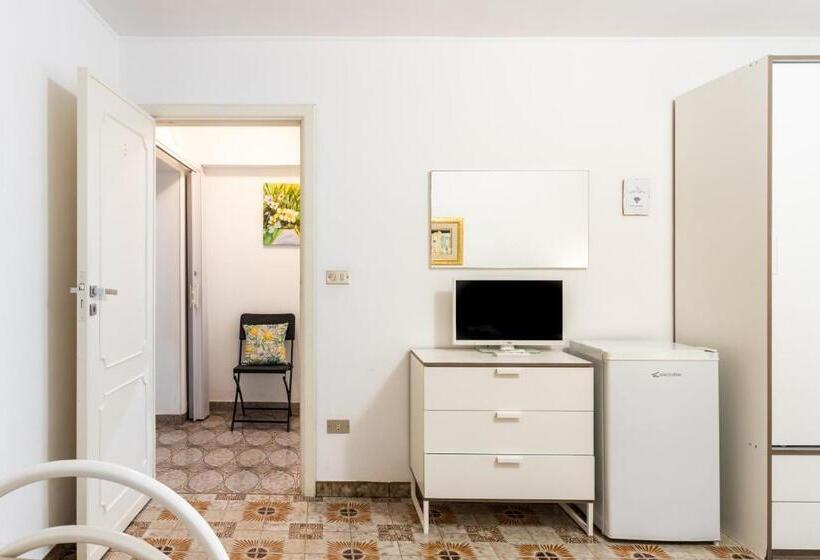 اتاق استاندارد چهار تخته, Le Torrette Rooms And Apartments
