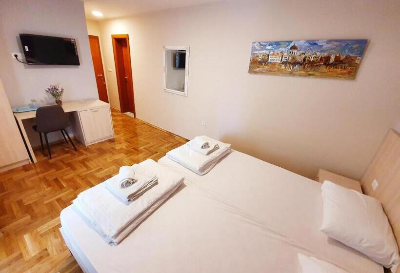اتاق استاندارد با بالکن, Apartments Pier