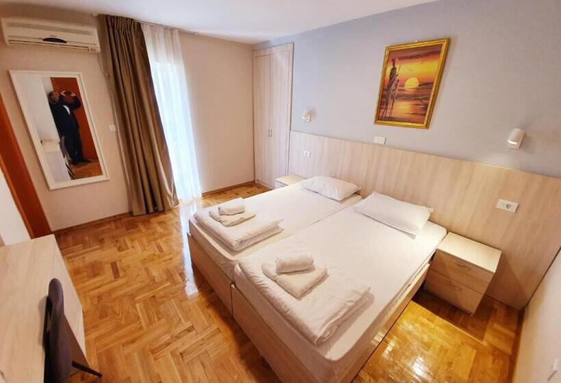 اتاق استاندارد با بالکن, Apartments Pier