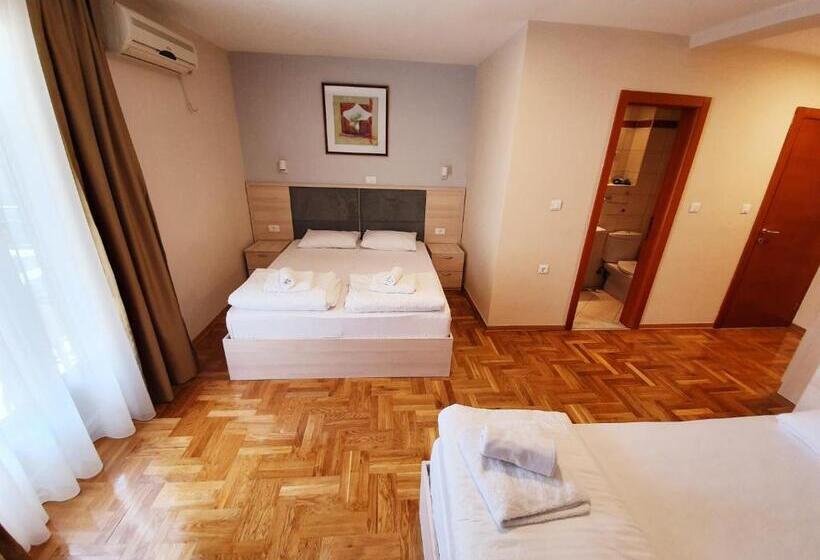 اتاق خانوادگی با چشم‌انداز دریا, Apartments Pier