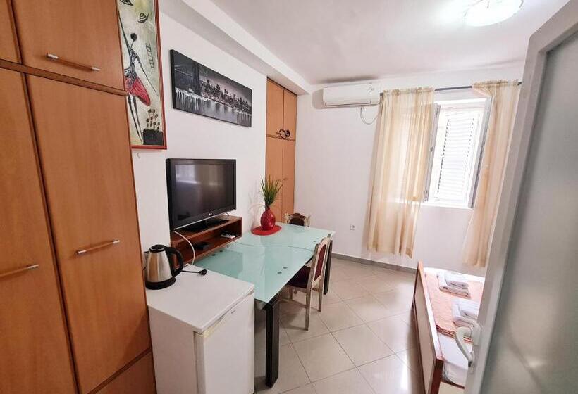 اتاق اکونومی, Apartments Pier
