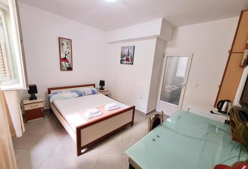 اتاق اکونومی, Apartments Pier
