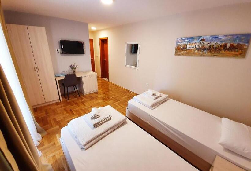 اتاق استاندارد با بالکن, Apartments Pier