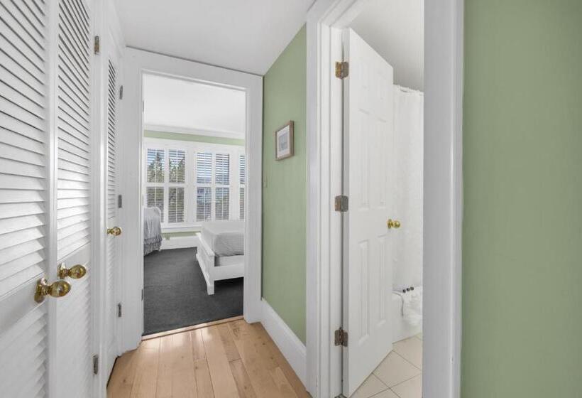 Люкс, The Tranquil House Inn