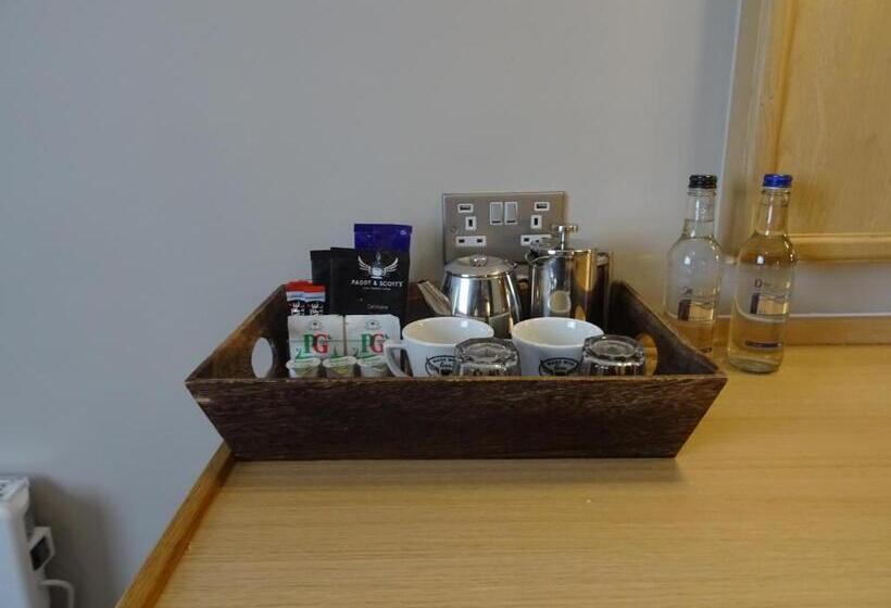 Номер Стандарт, Boat & Horses Inn