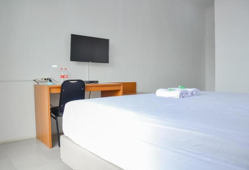 Номер Superior, Bumi Ciboled Mitra Reddoorz Near Gerbang Tol Pamulihan