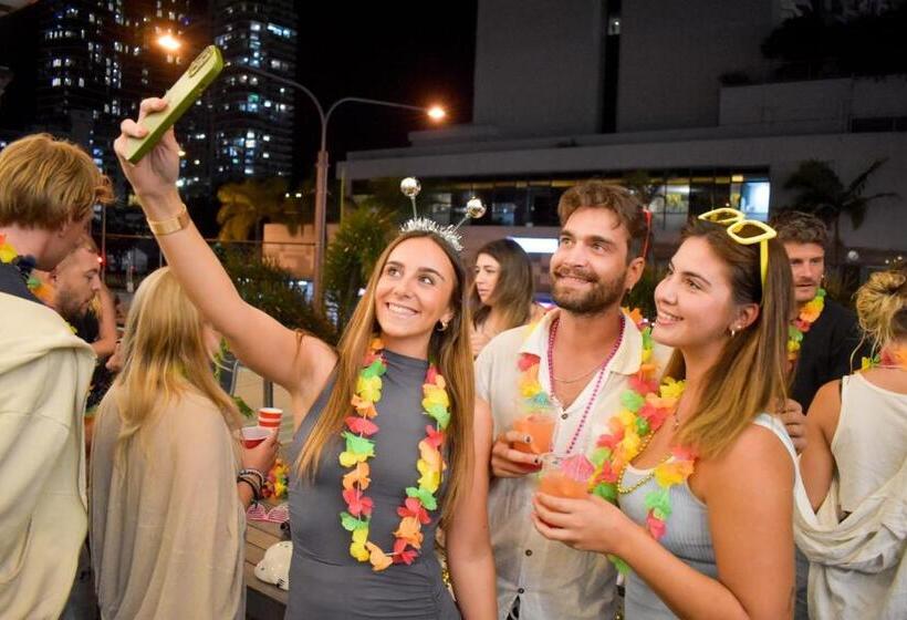 공동 객실, Tequila Sunrise Hostel Surfers Paradise