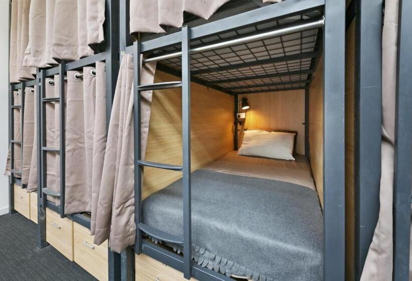 공동 객실, Tequila Sunrise Hostel Surfers Paradise