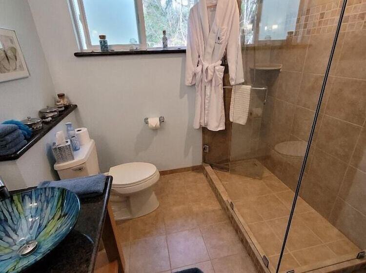 Номер Deluxe, Misty Valley Inn