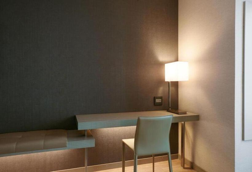 이그제큐티브 스위트 킹침대, Ac Hotel By Marriott Tallahassee Universities At The Capitol